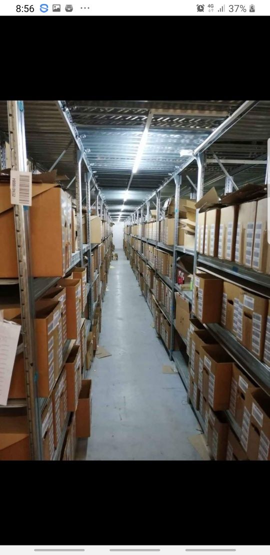 Vând rafturi metalice profesionale pentru depozitare lichidare de stoc