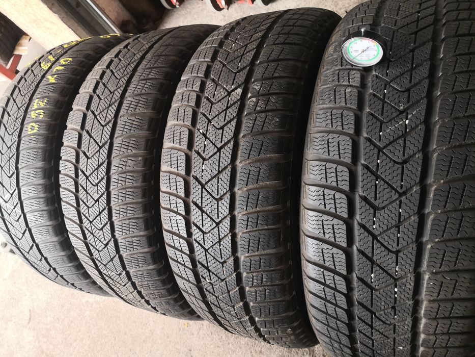 225 40 19 цола гуми като нови Pirelli dot 23