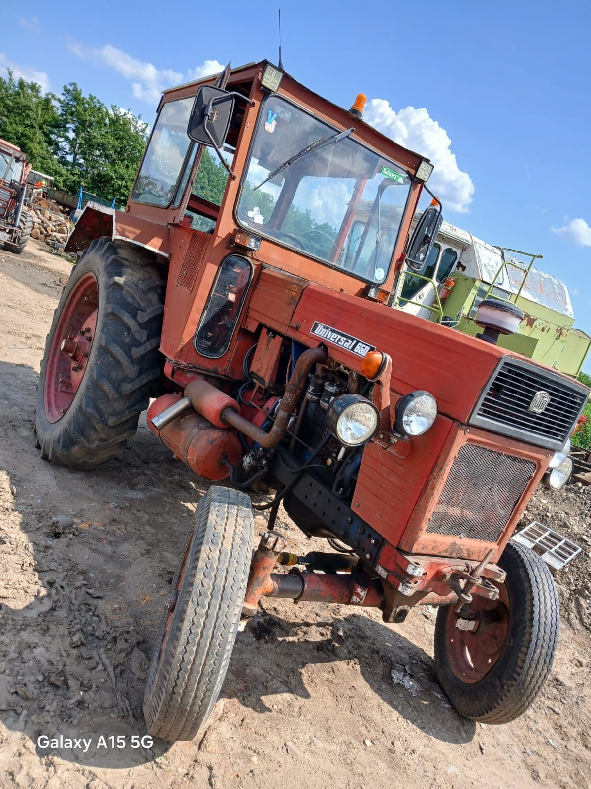 Tractor Universal UTB 650