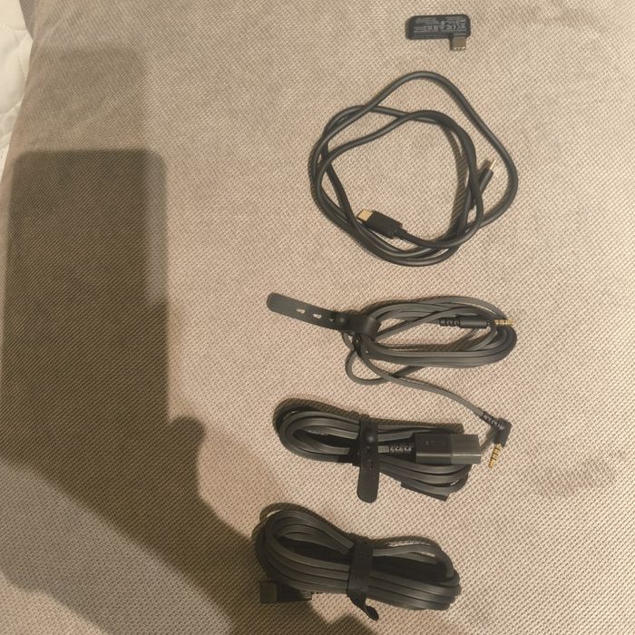 Vând căști gaming Razer Barracuda X