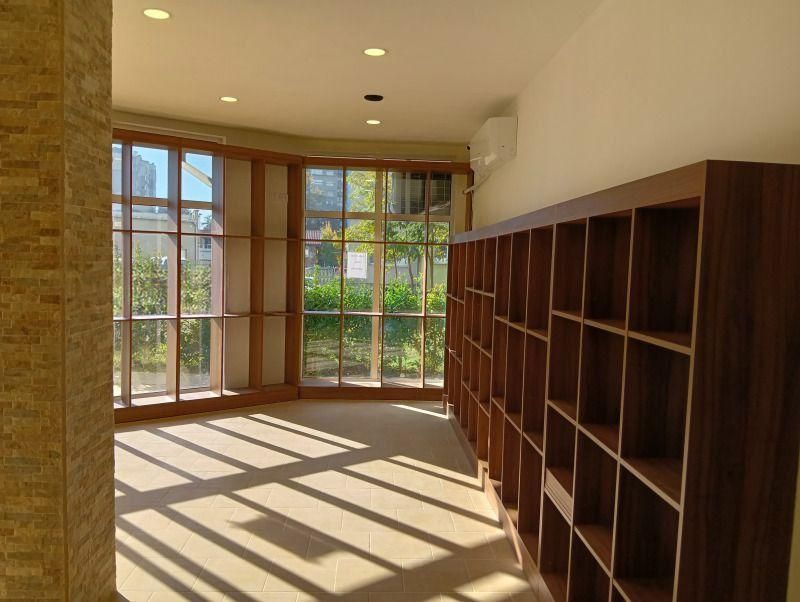 Магазин с лице към улица, под наем, ж.к Меден Рудник зона В