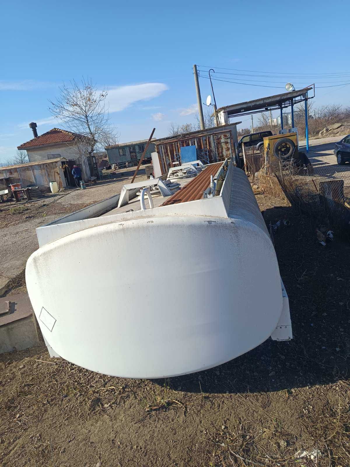 Цистерна за светли горива