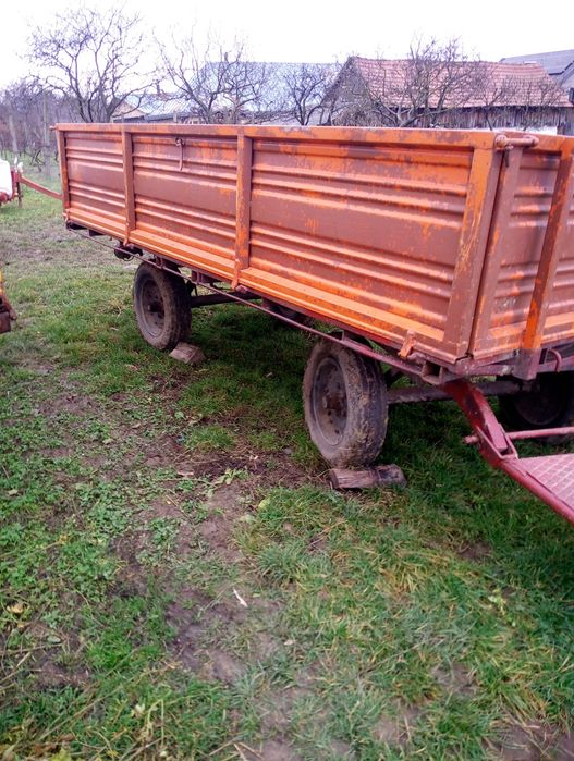 Vând remorcă pentru tractor.