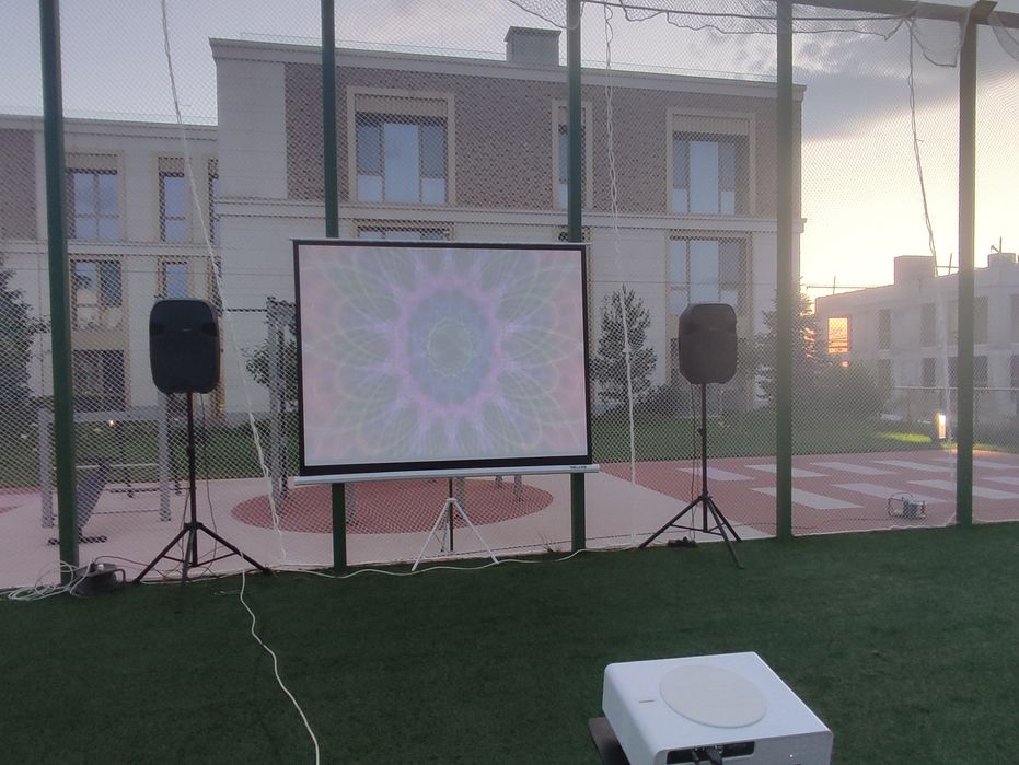 А.Р.Е.Н.Д.А проэктор с полотном с доставкой и установкой А.Р.Е.Н.Д.А п