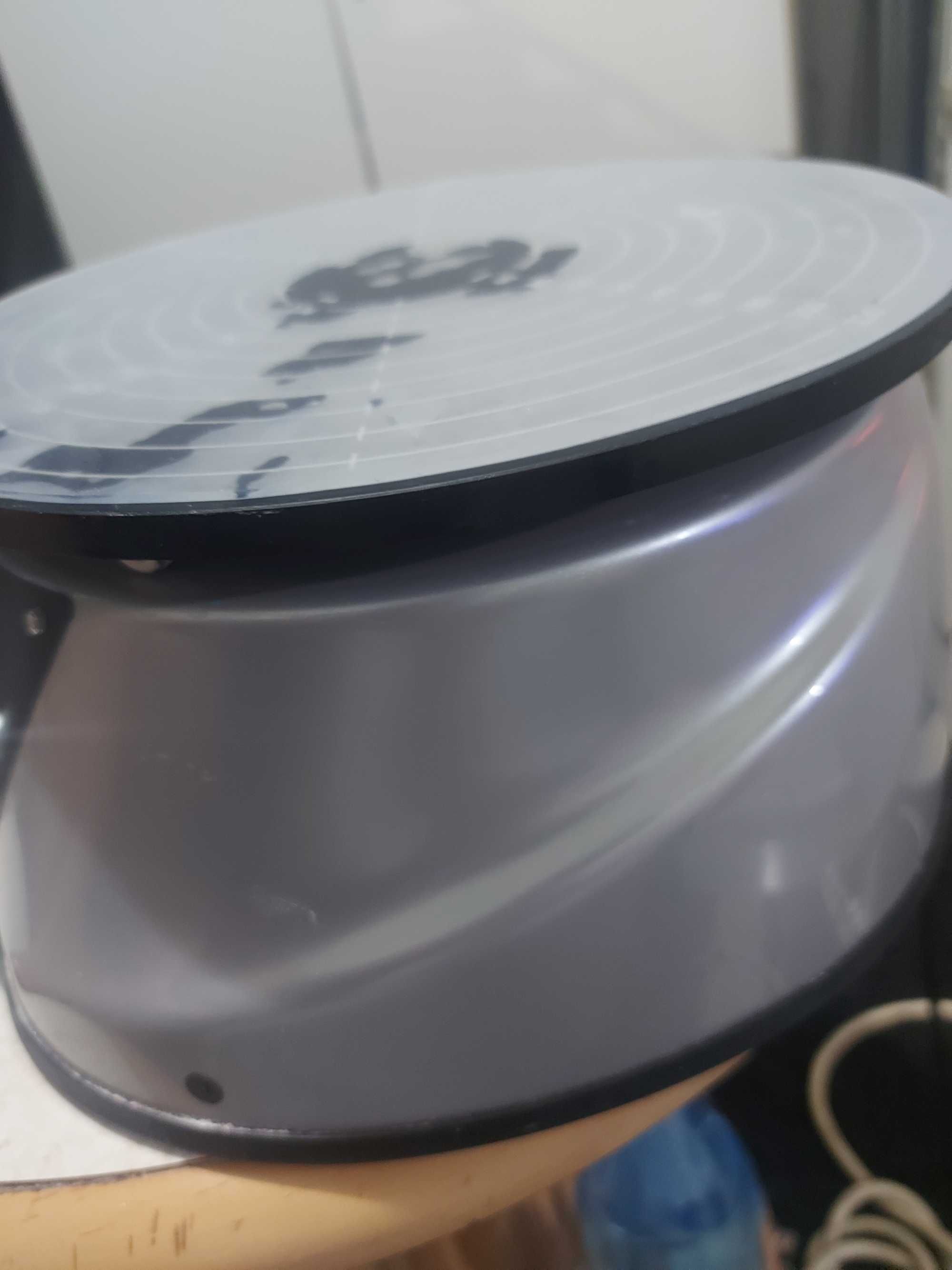 Dispozitiv electric pt ornare torturi