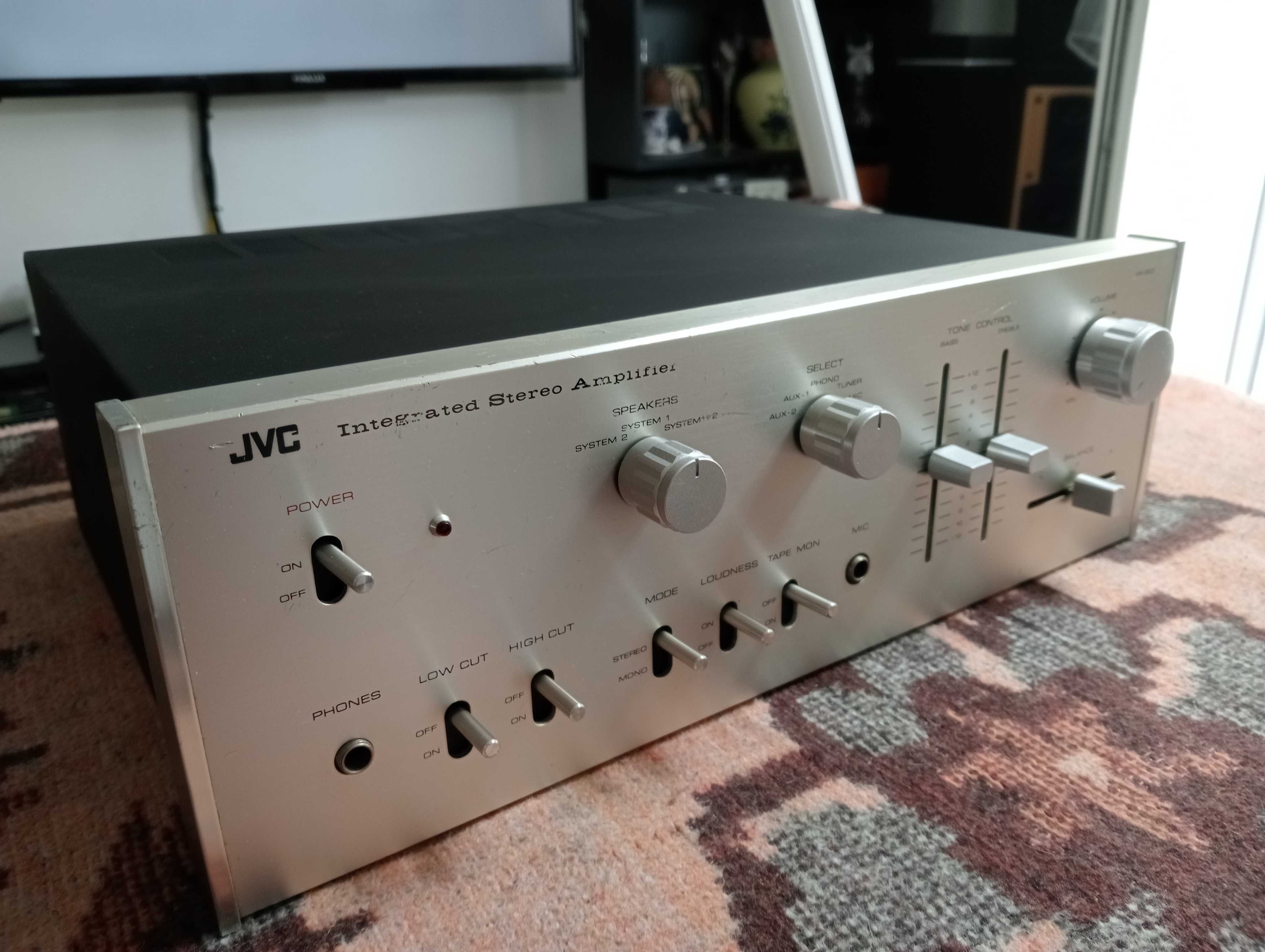 Vind amplificator JVC vintage. Raritate