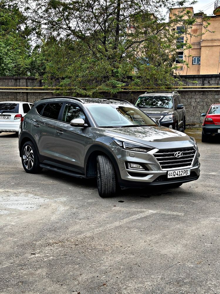 Hyundai Tucson Full, 2 л объем, полный привод AWD,чистая своя