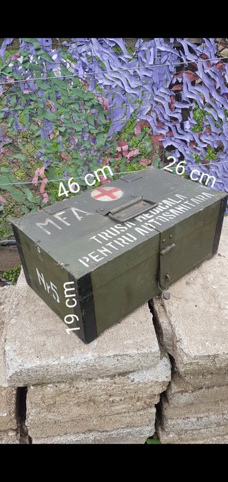 Ladă militară din lemn