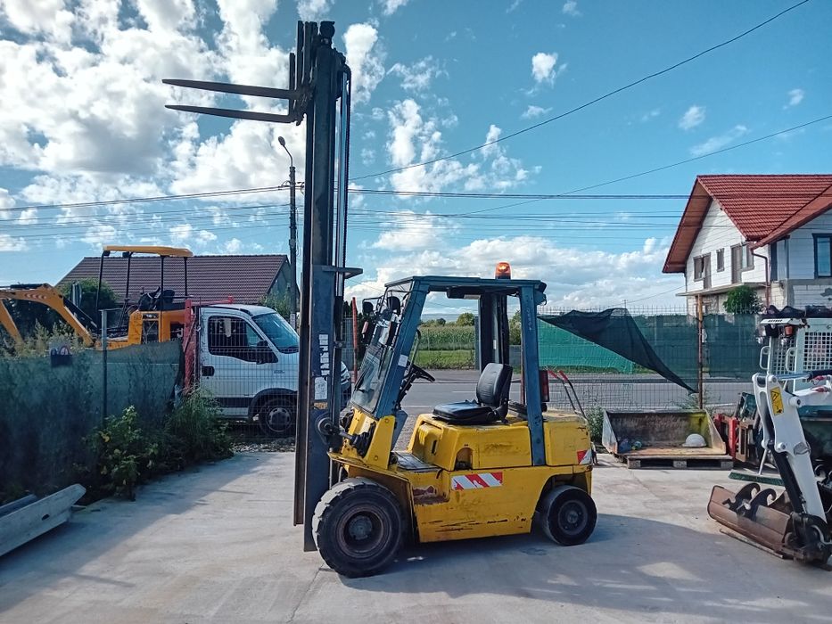 Stivuitor 2 tone diesel Nissan translatie