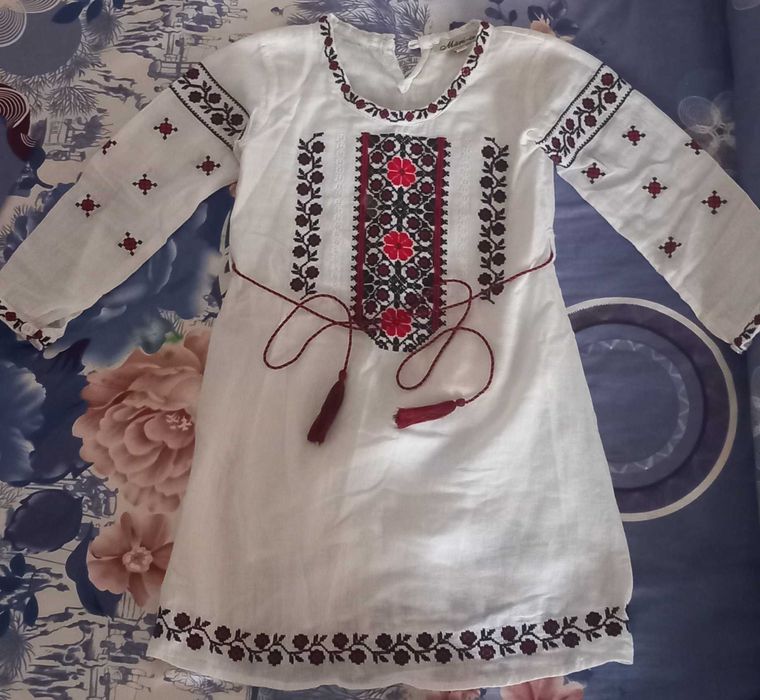 Ie traditionala romaneasca