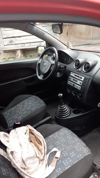 Vând Ford Fiesta 1.3 Benzină