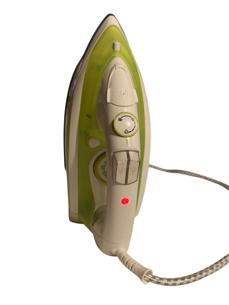 Fier calcat.  putere 2600w. Multiple functii. Turn off 10 min...etc..