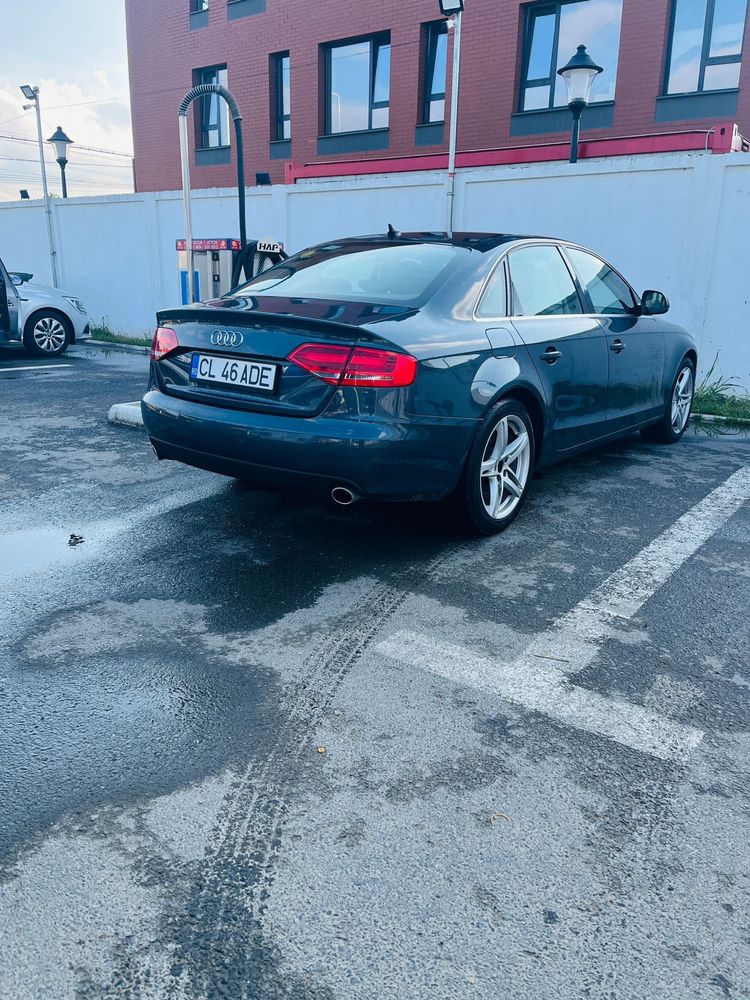 Vând Audi A4 b8