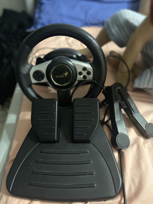 Продаю игровой руль