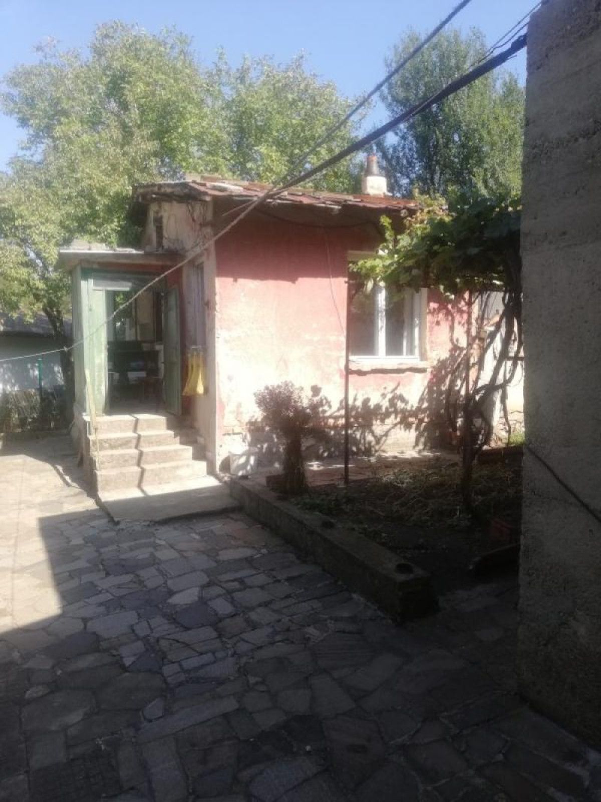 Къща - близнак в с. Драгичево