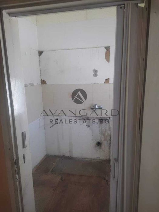 Продава се Едностаен апартамент в Пловдив, Тракия - 36 кв.м за 1528 €/кв.м - Снимка #3