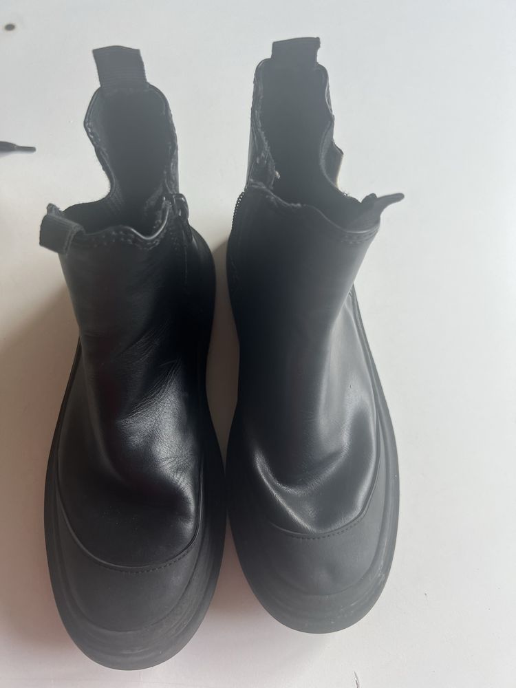 Разпродажба на детски обувки - Zara, HM и Reserved