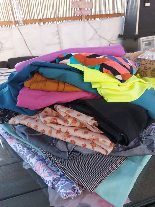 Платове и шевни материали