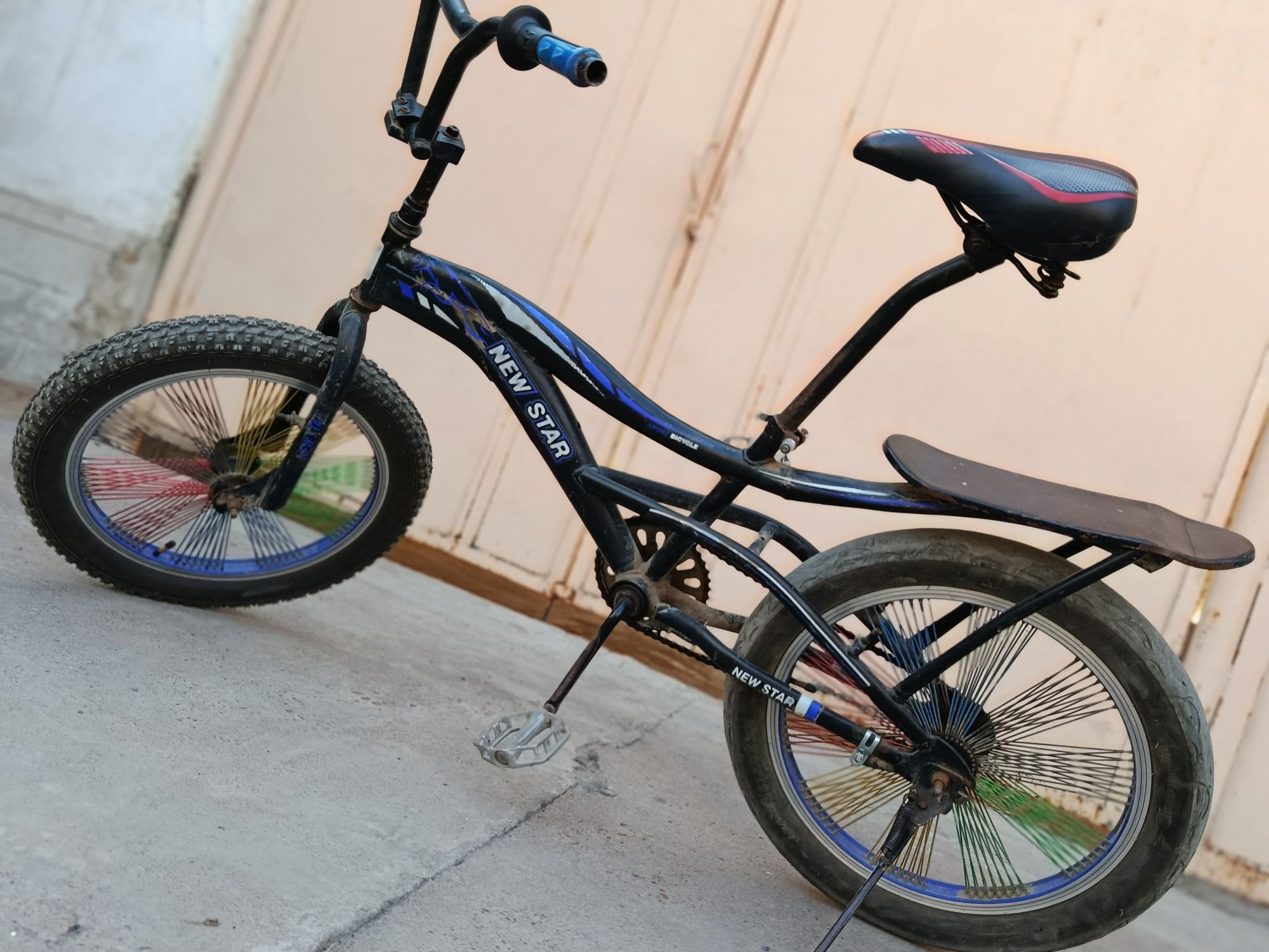 Newstar velosiped sotilmoqda.