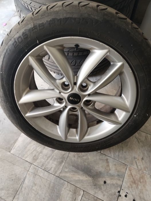 Оригинални джанти с гуми за Мини Кънтримен 5х120/17
