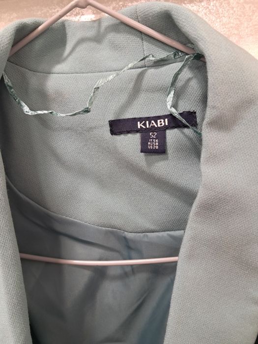 Costum de femei de culoare vernil