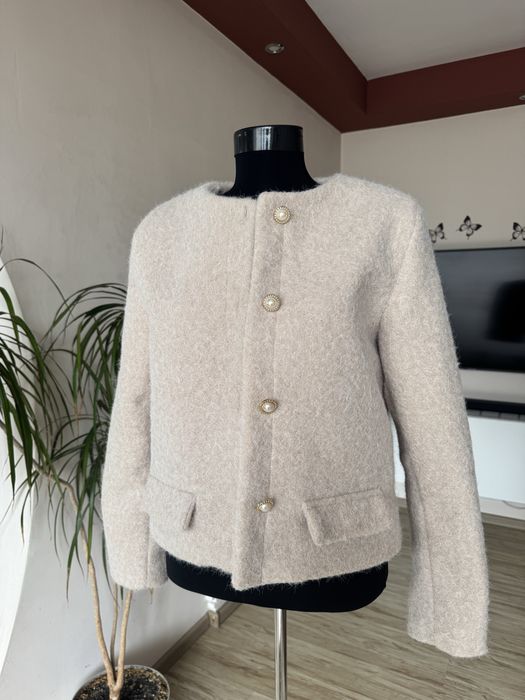 Чисто ново вълнено палто Zara- елегантно и модерно