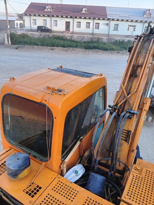 Ekskavator Hundai 1300