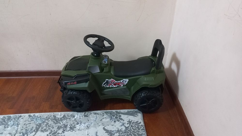 Продам новую машину толокар Барс