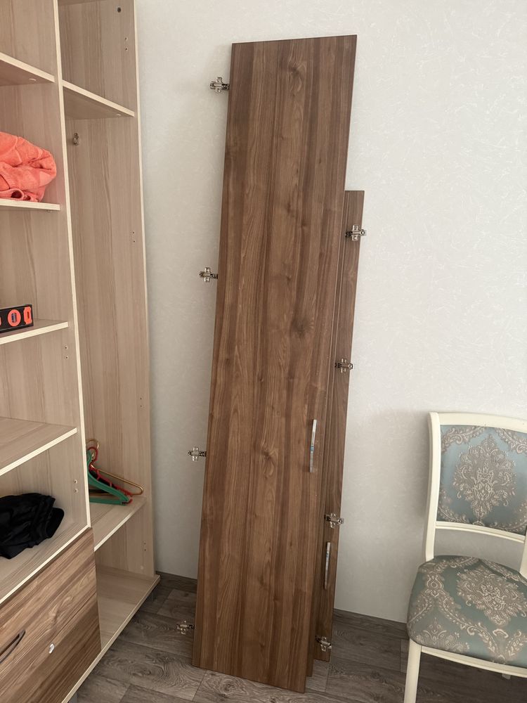 Продам шкаф и стол письменный