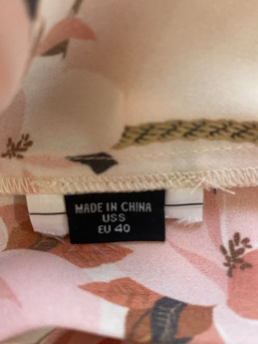 Rochie Marciano Guess purtata o singura data de culoare roz ,marimea 4