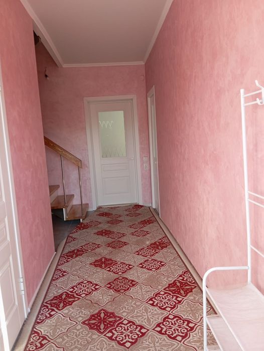 Сдается коттедж. 5-комнатная часть дома, 10 соток, 140 м²