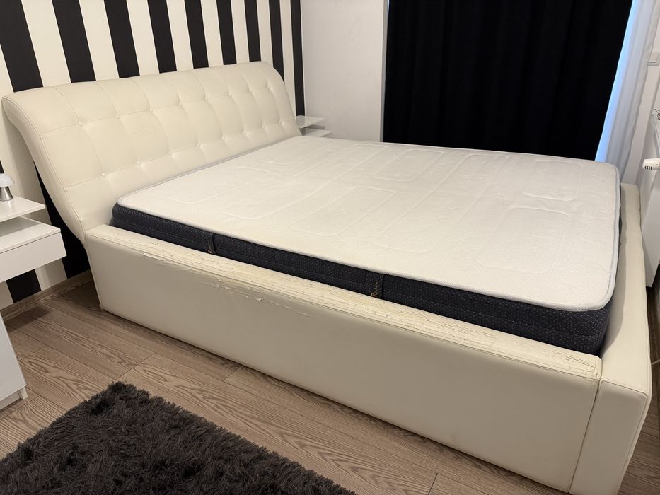 Vand pat tapitat lemn masiv 160x200