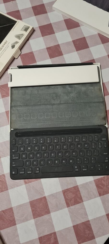 Продавам 2бр. iPad Pro 10.5" Wi-Fi + Cellural 256Gb и 64Gb