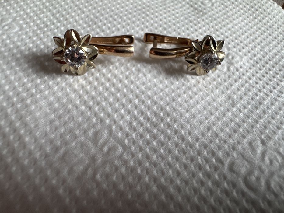 Продам серьги красивые даймонд
