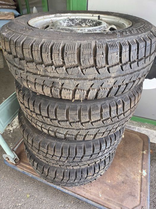 4 броя зимни гуми с джанти