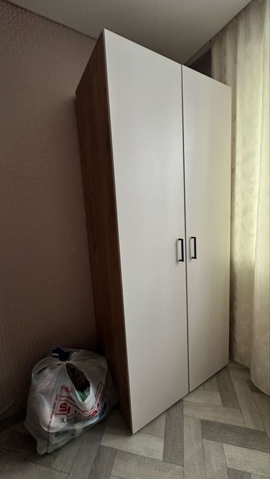 Шкаф двухдверный для одежды