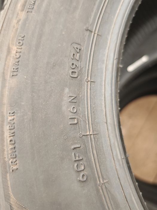 Vand anvelope de vara 215/60x16 marca Bridgestone