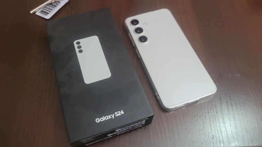 Продам Galaxy S24 Snapdragon 256Gb