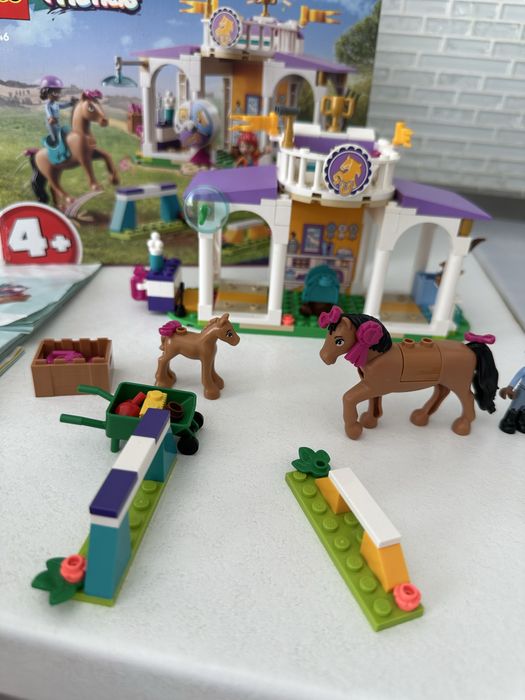 Lego friends- cursa de cai