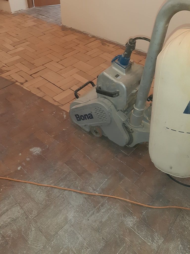 Raschetare parchet și scări interioare