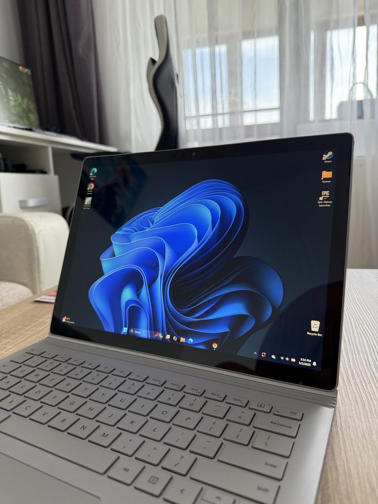 Microsoft Surface Book 2 – 15” | i7-8650U | GTX 1050 | Touchscreen