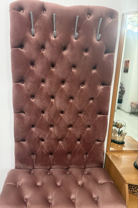 Cuier tapitat catifea rose pudra 188x116x36