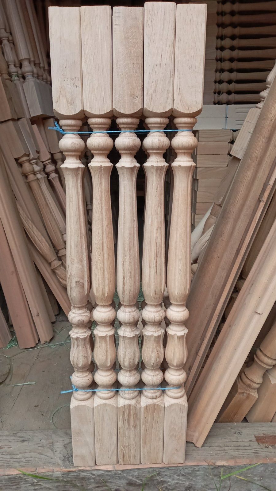 Stalpi-Balustri Trepte Scara Balustrada (fag.stejar.frasin)