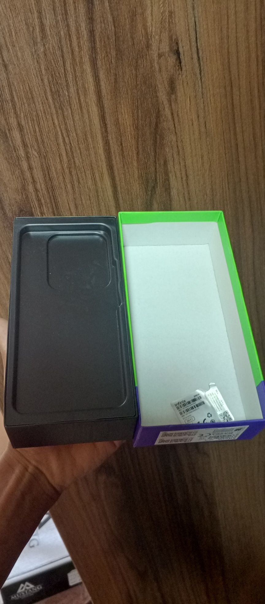 Infinix  HOT  40