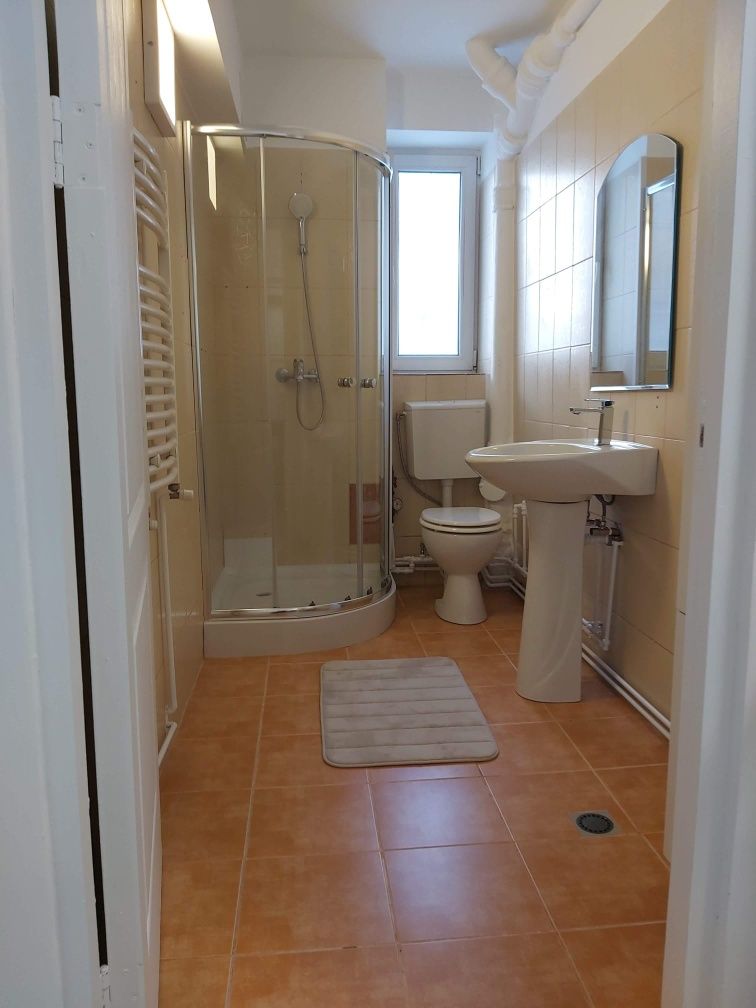 Dau spre inchiriere apartament cu o camera aproape de Sital și UMF.