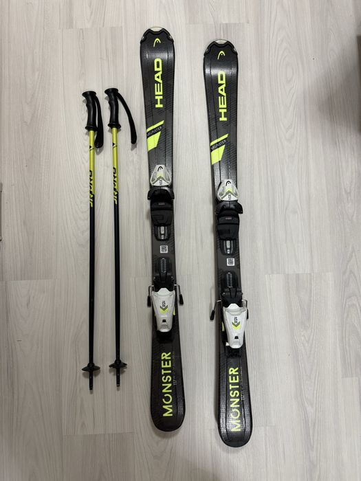 Vand skiuri Head Monster si legaturi Head