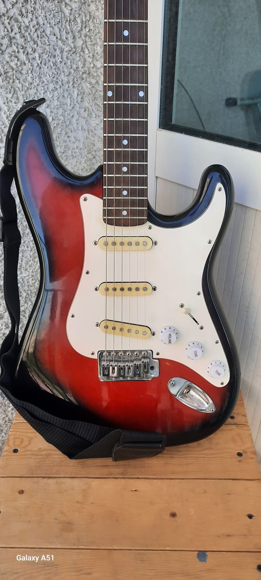 Elektro gitara SAMIC