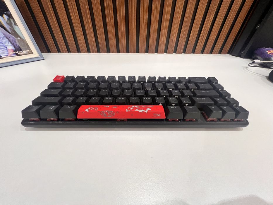 Продам наушники Steelseries  и клавиатуру HyperX alloy origins 65