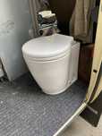 Toaleta ceramica 12V cu tocator