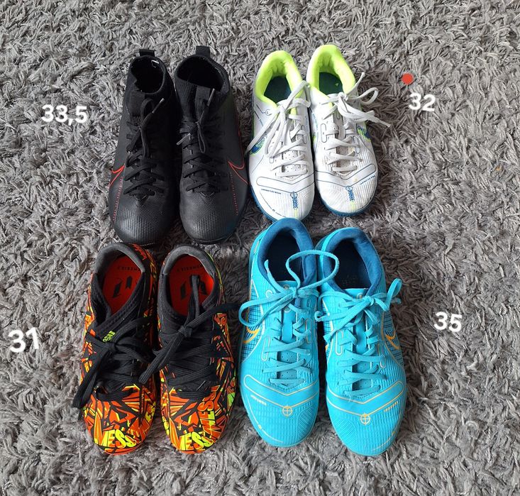 Футболни обувки adidas, Nike